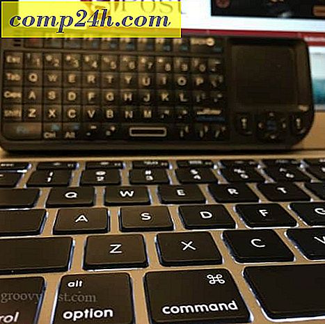 De commandotoets typen met een USB-toetsenbord op een Mac